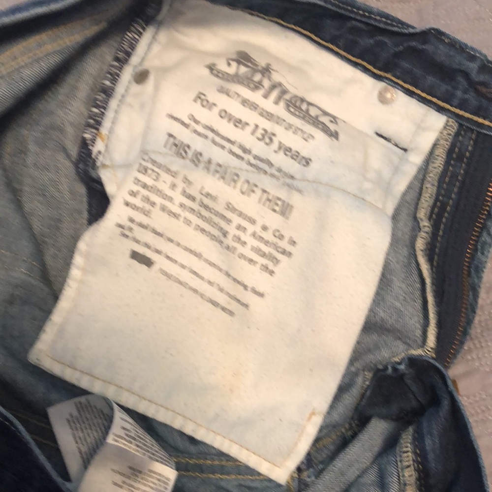 Levi’s - Picture 4 of 5